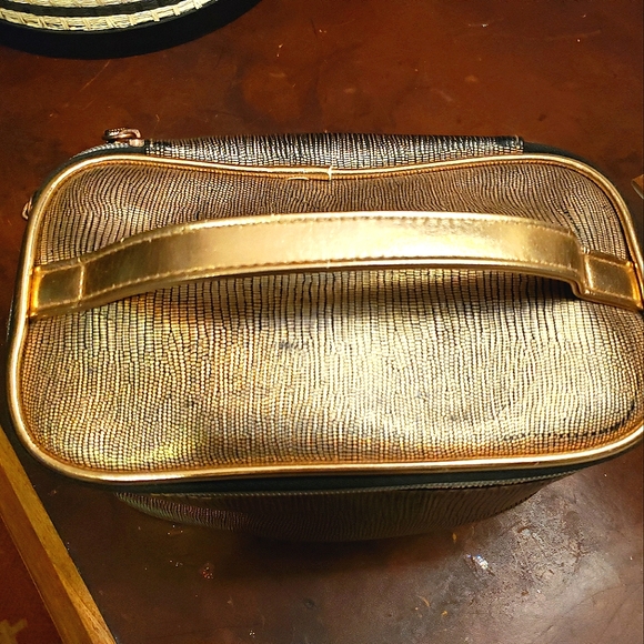 {Boxy Charm} Makeup Bag - Picture 4 of 4